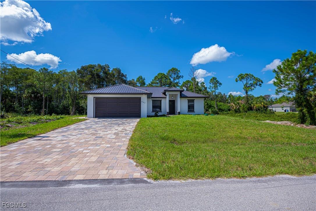 662 Foxchase Dr., Lehigh Acres, FL 33974