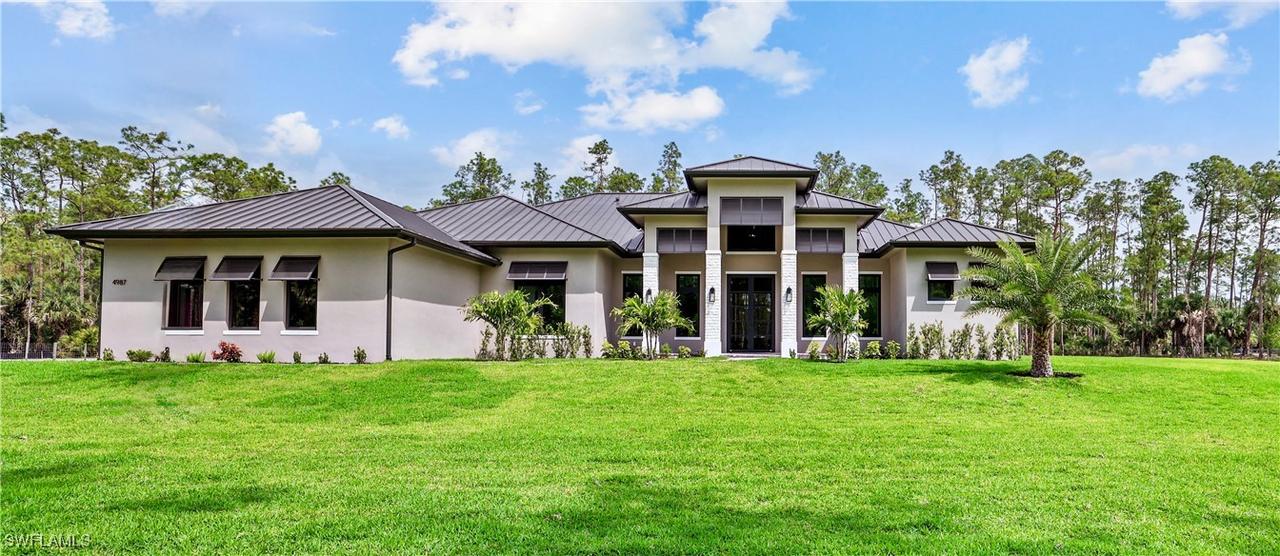 5174 Sycamore Dr., Naples, FL 34119