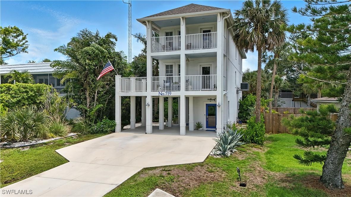 719 Park Ave., Naples, FL 34110