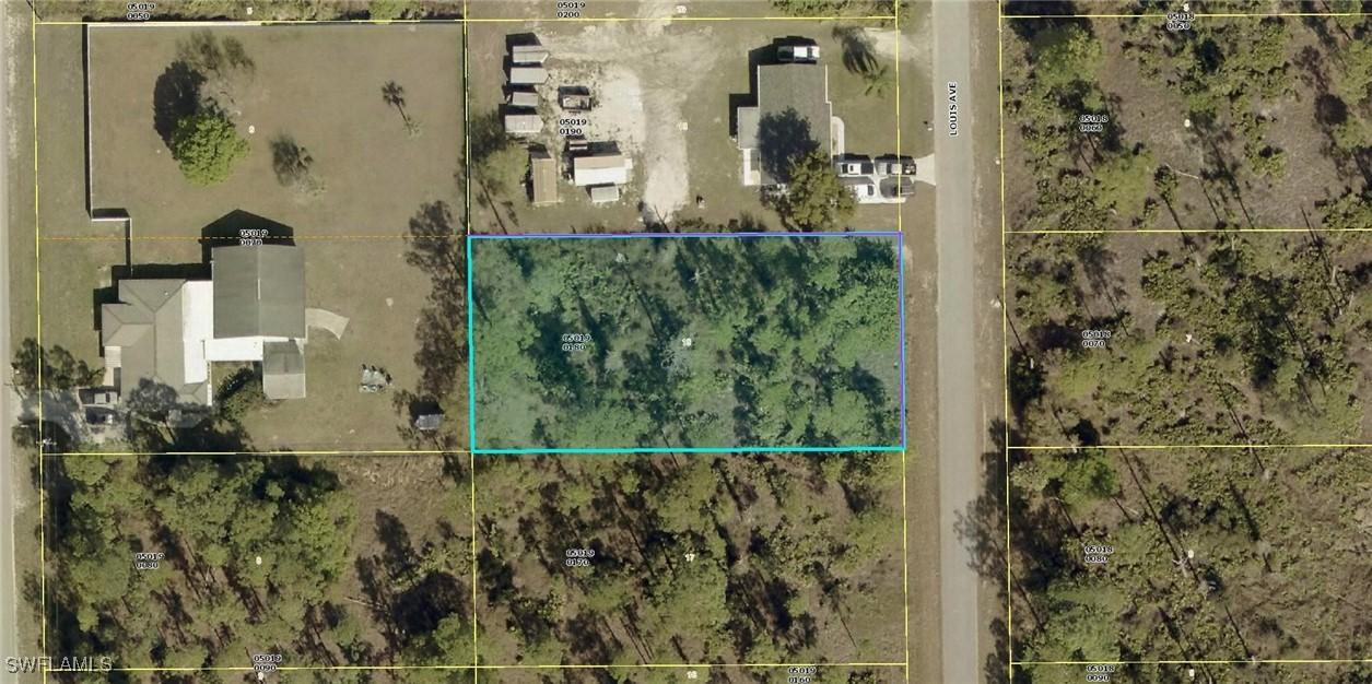 911 Louis Ave., Lehigh Acres, FL 33972