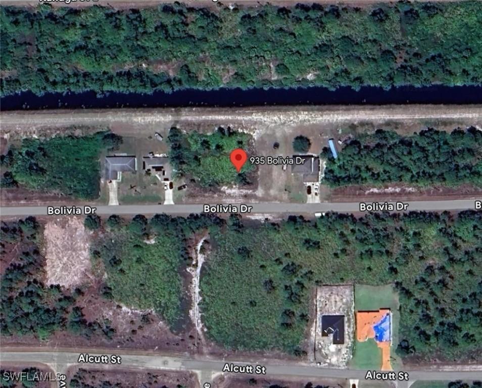 935 Bolivia Dr., Lehigh Acres, FL 33974