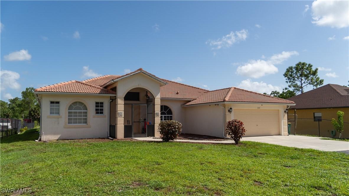 2041 24th Ave., Naples, FL 34120