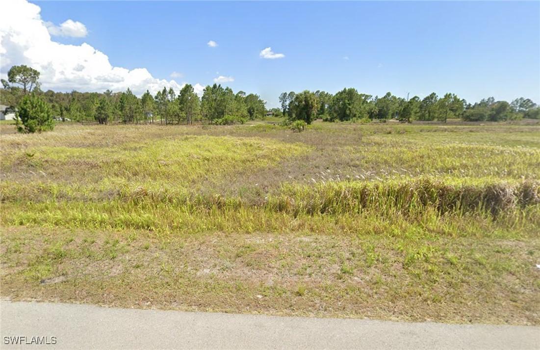 828 Foxtail St., Lehigh Acres, FL 33974