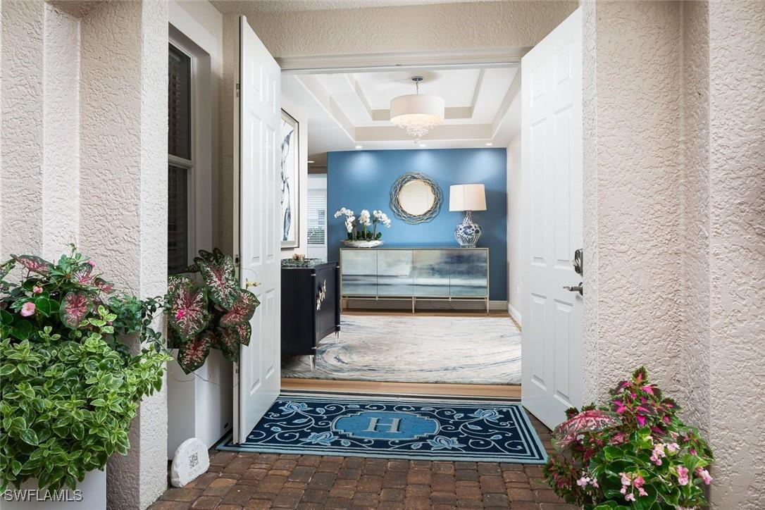 575 Avellino Isles Cir. #102, Naples, FL 34119