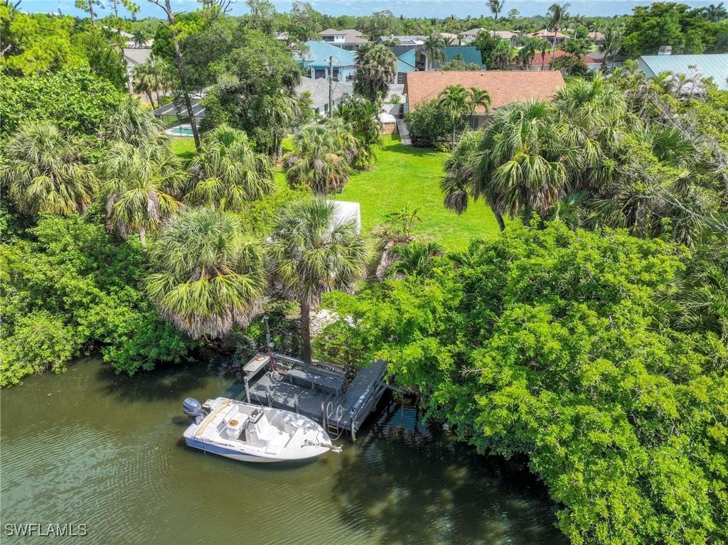 116 Sharwood Dr., Naples, FL 34110