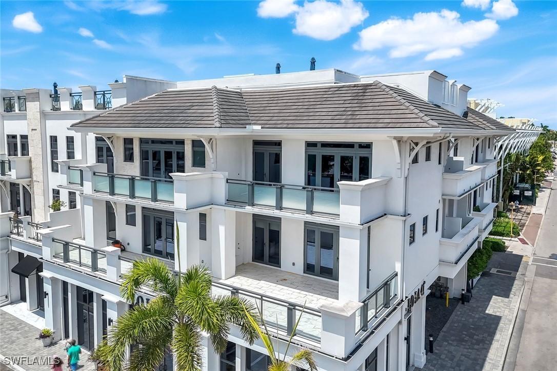 875 6th Ave. #303, Naples, FL 34102