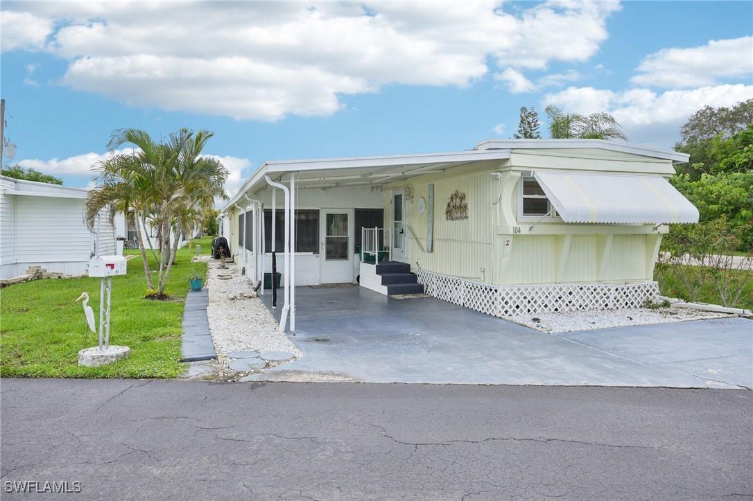 104 Willow Ln. #30, Naples, FL 34114
