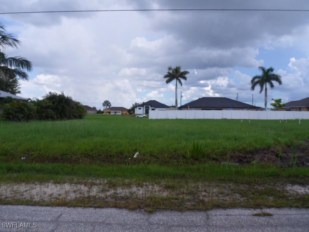2528 NW 7th Ter., Cape Coral, FL 33993