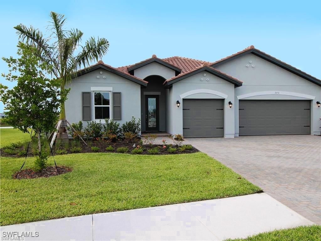 2051 Grove Dr., Naples, FL 34120