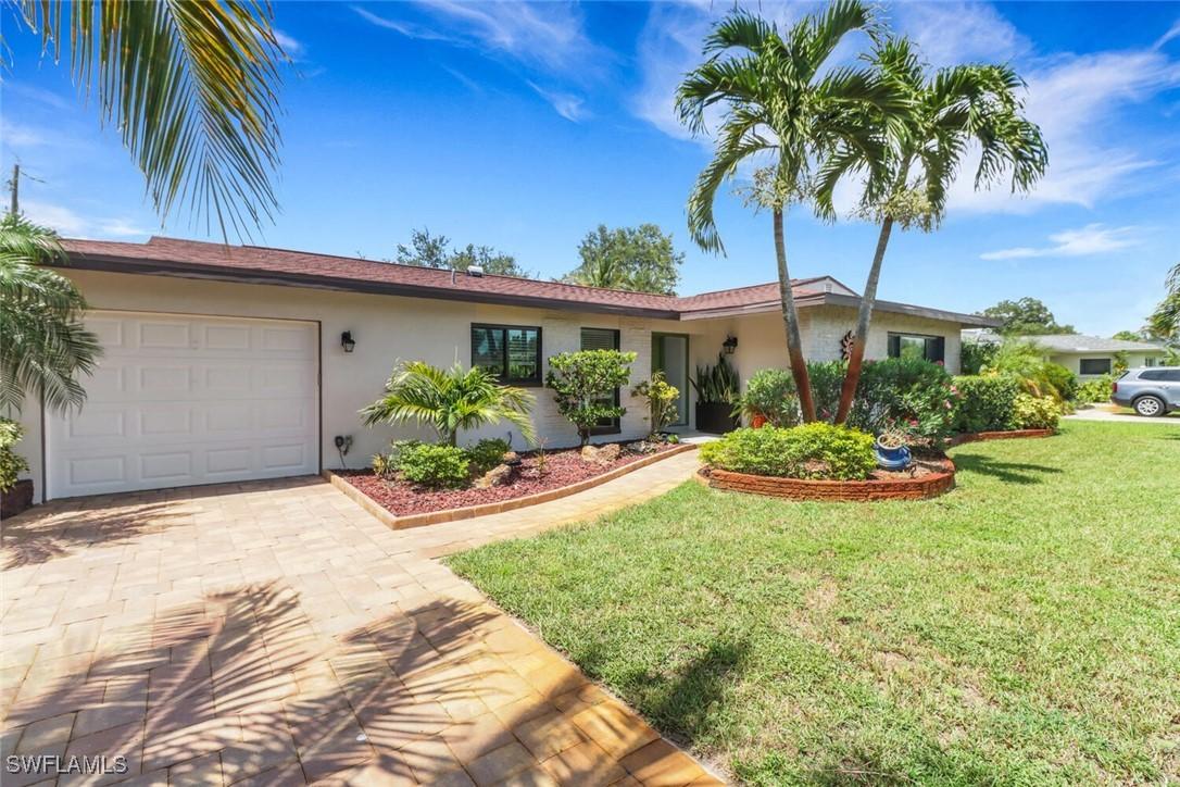 1015 El Valle Ave., Fort Myers, FL 33919