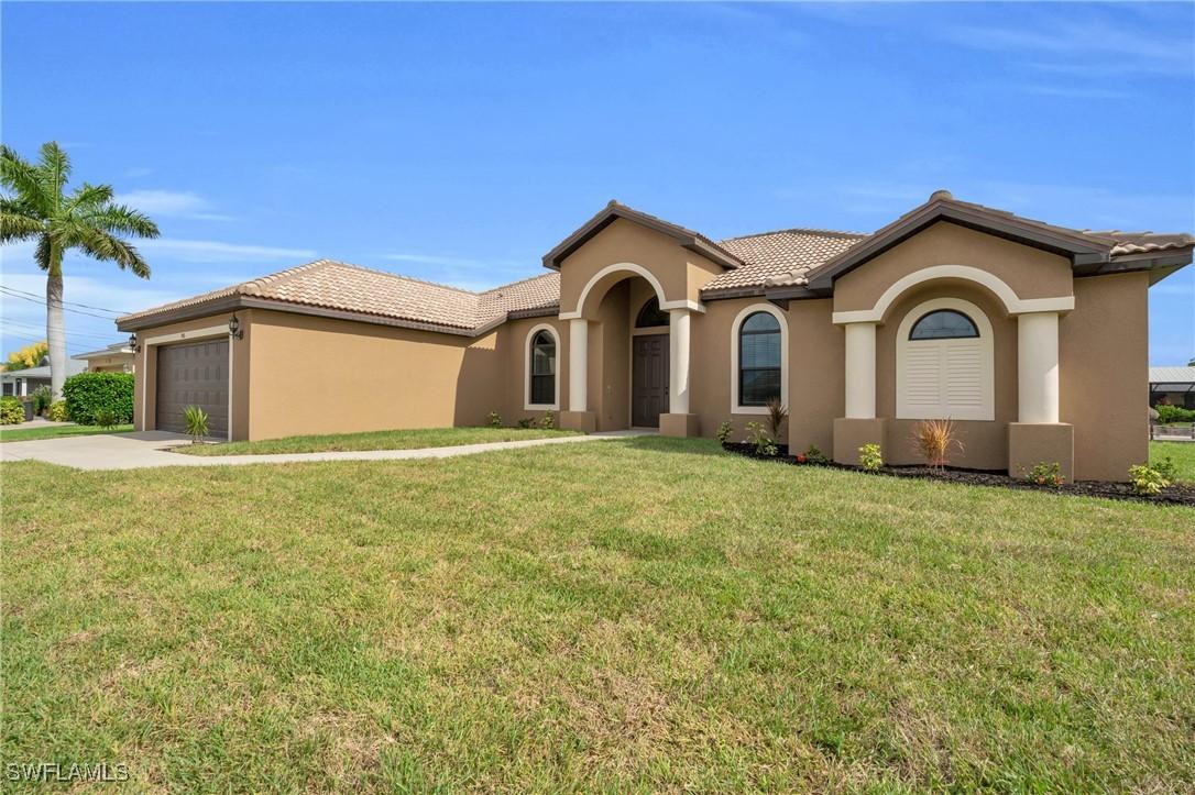 915 SE 33rd Ter., Cape Coral, FL 33904