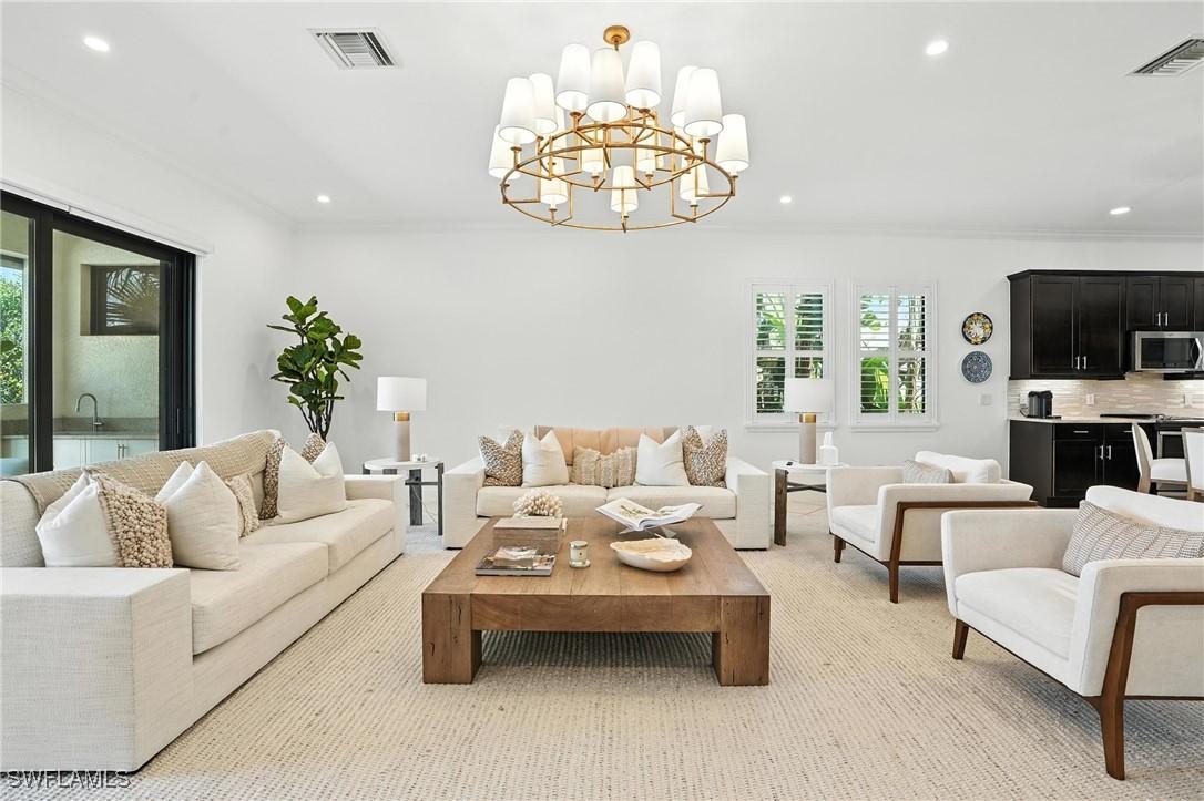 4649 Abaca Cir., Naples, FL 34119