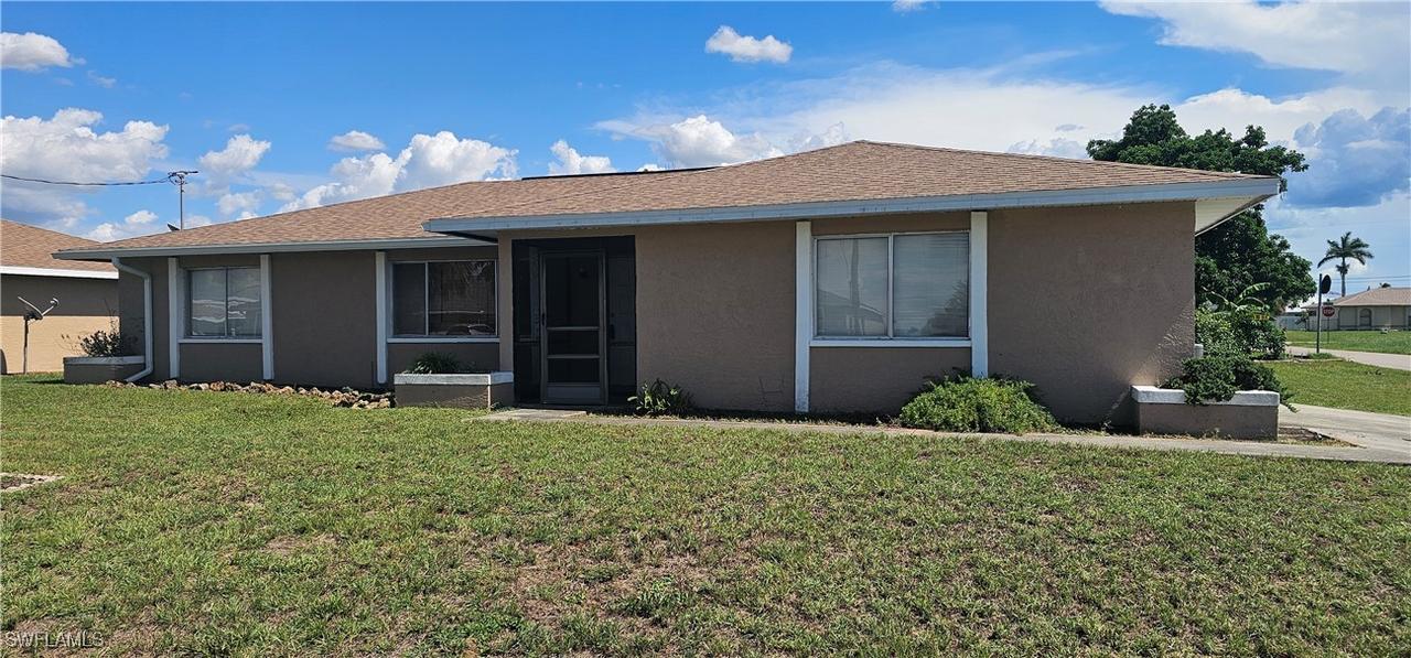 1404 SE 10th Ter., Cape Coral, FL 33990
