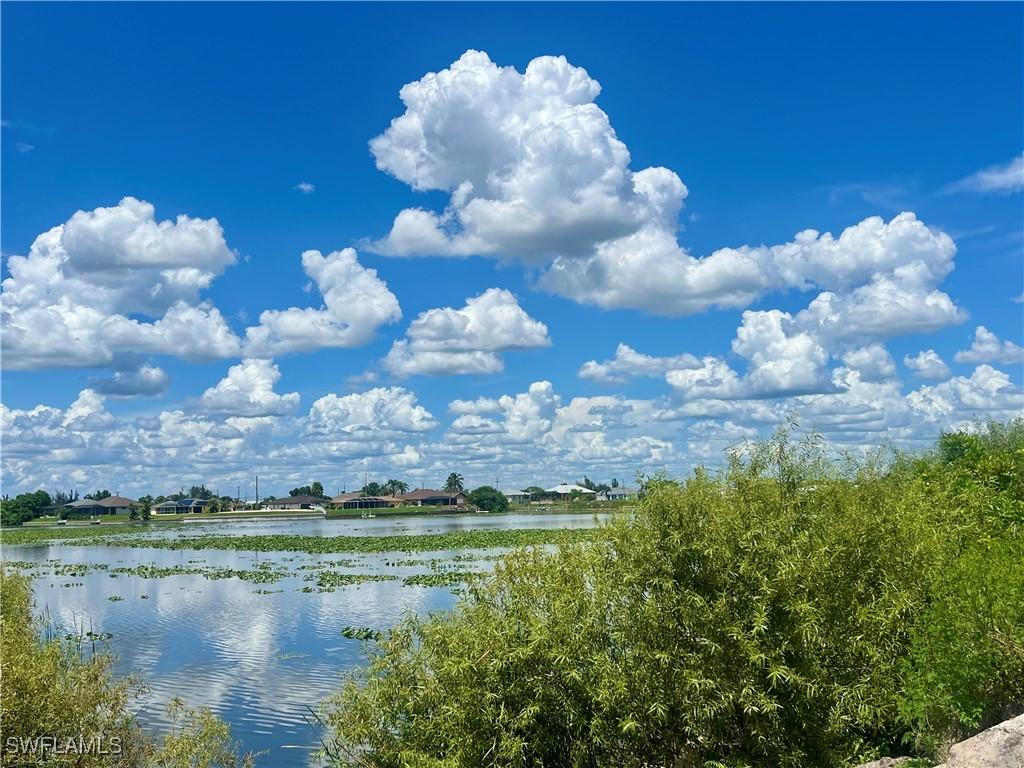 319 NW 11th Ter., Cape Coral, FL 33993