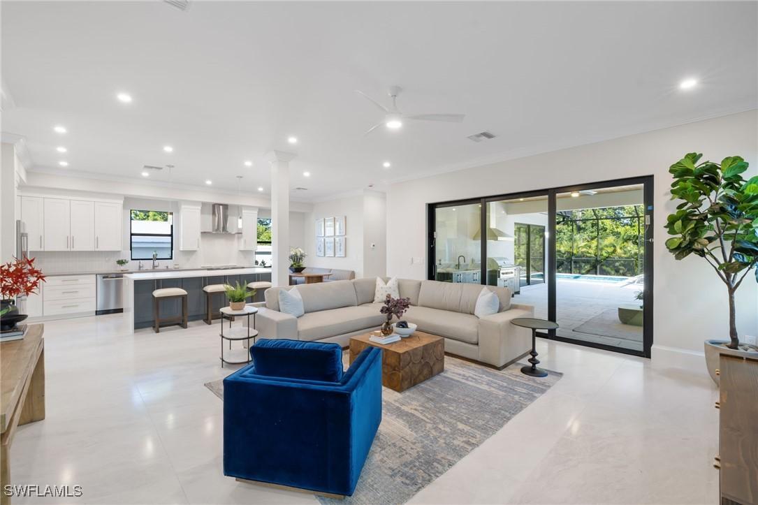 2721 Van Buren Ave., Naples, FL 34112