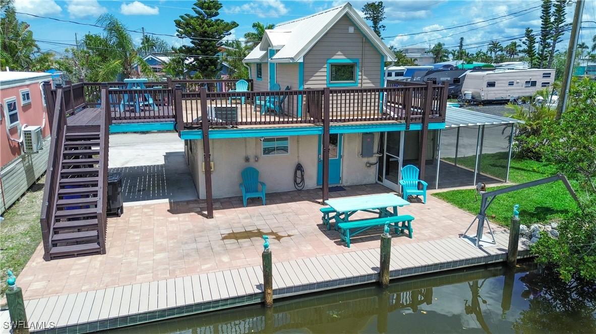 2595 Pine St., Matlacha, FL 33993