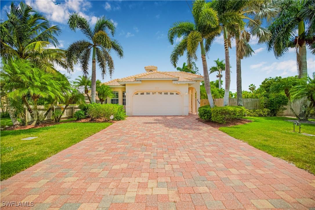 774 105th Ave., Naples, FL 34108