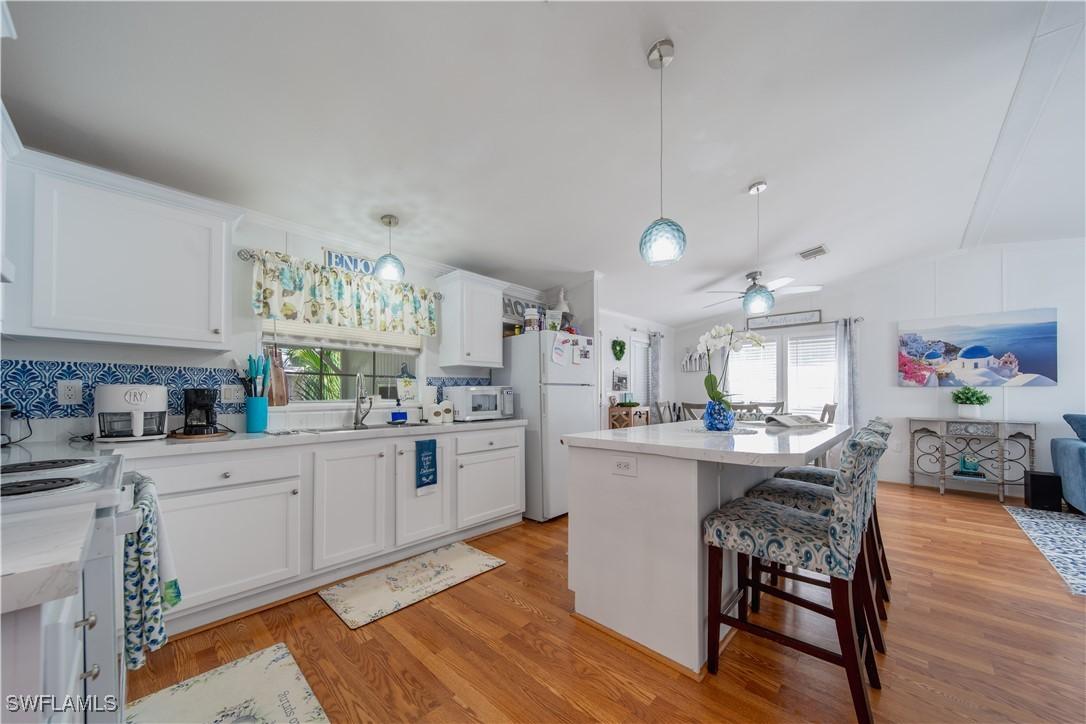 433 Riviera Blvd., Naples, FL 34112