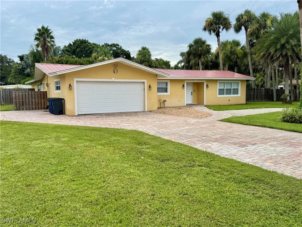 17020 Carolyn Ln., North Fort Myers, FL 33917