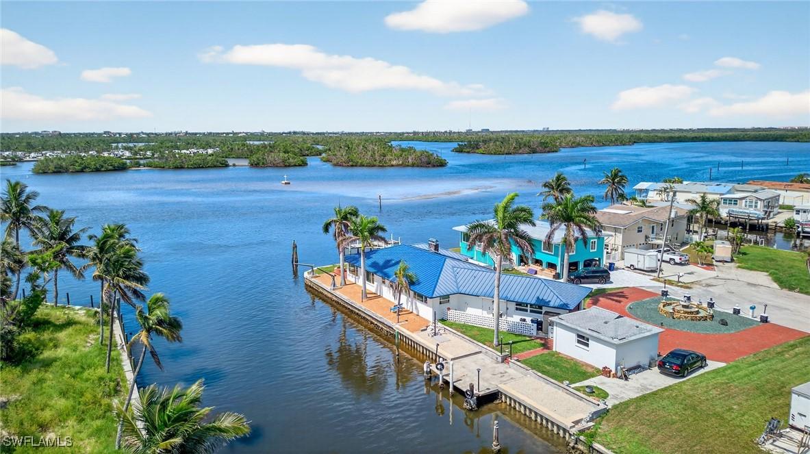 867 Oak St., Fort Myers Beach, FL 33931