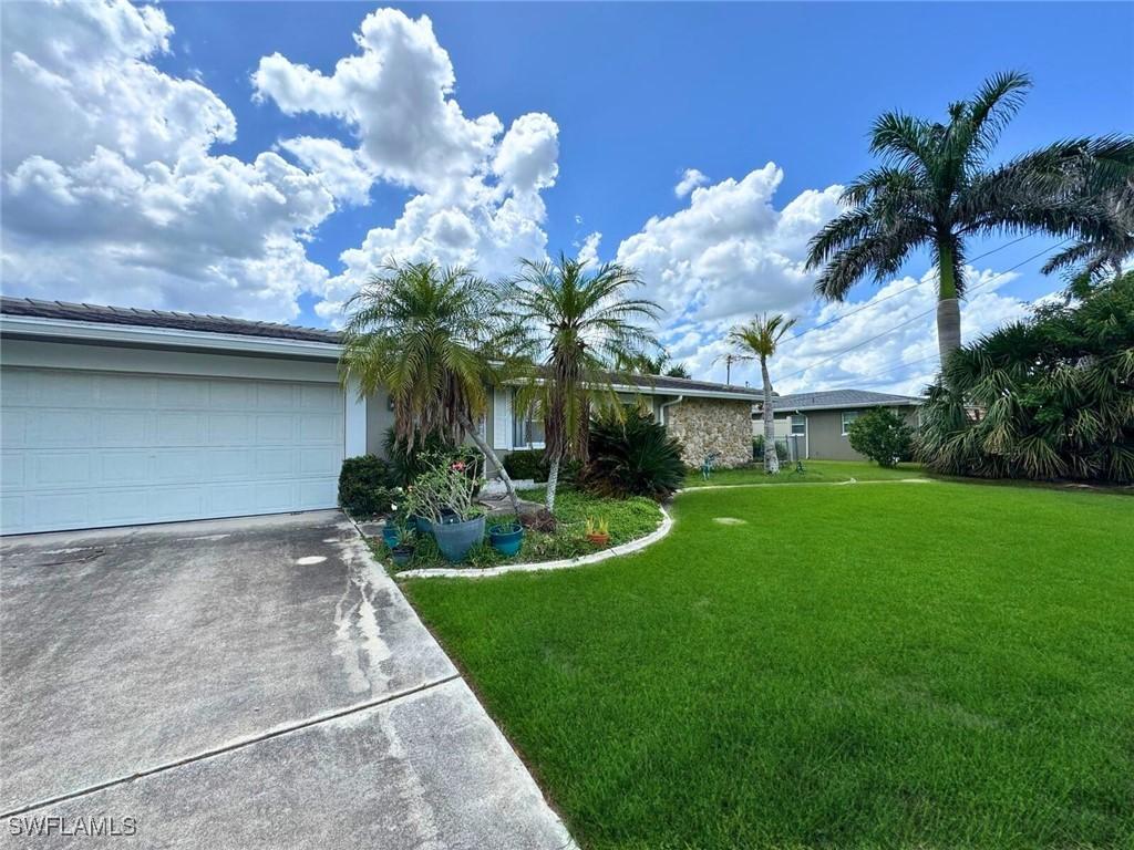 2832 SE 17th Pl., Cape Coral, FL 33904