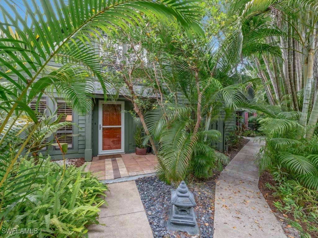 1271 Solana Rd. #E4, Naples, FL 34103