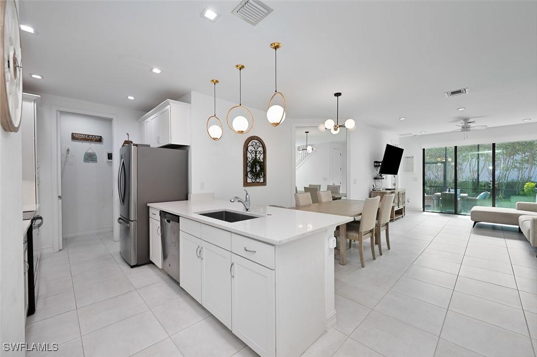 7504 Carnegie Way, Naples, FL 34119