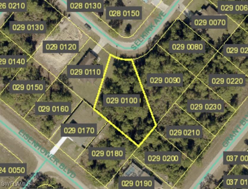 375 Selkirk Ave., Lehigh Acres, FL 33974