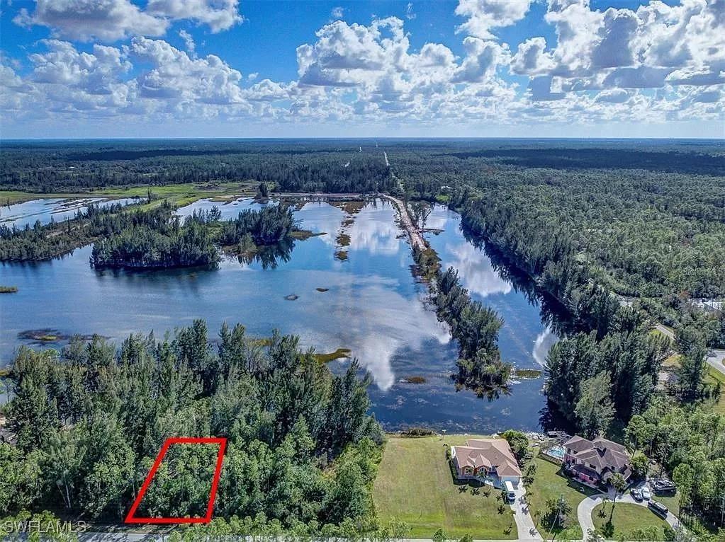 215 Ocean Park Dr., Lehigh Acres, FL 33972