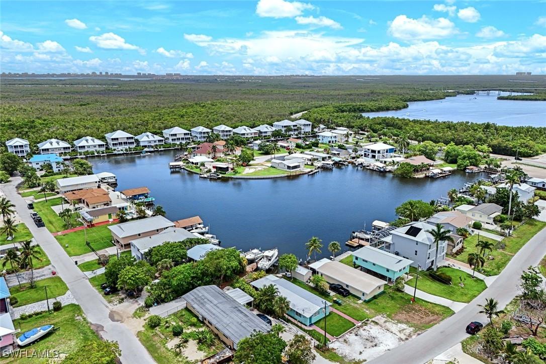 527 Goodland Dr., Other, FL 34140
