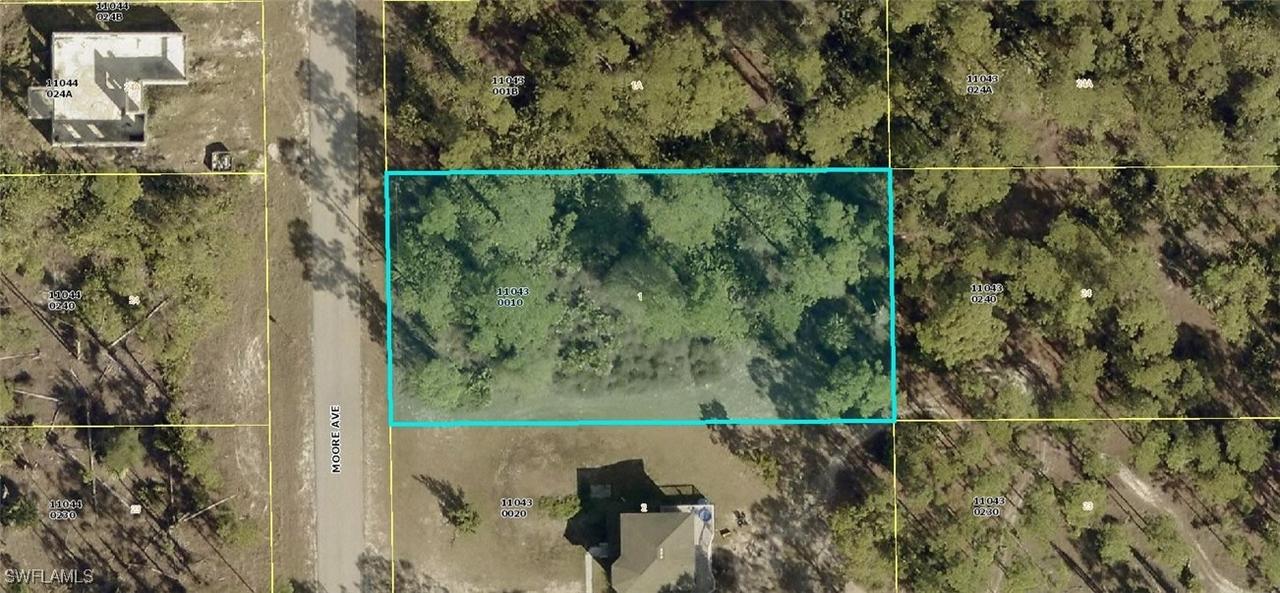 1122 Moore Ave., Lehigh Acres, FL 33972