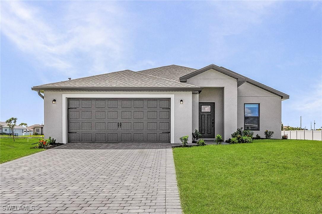 813 Rue Labeau Cir., Fort Myers, FL 33913