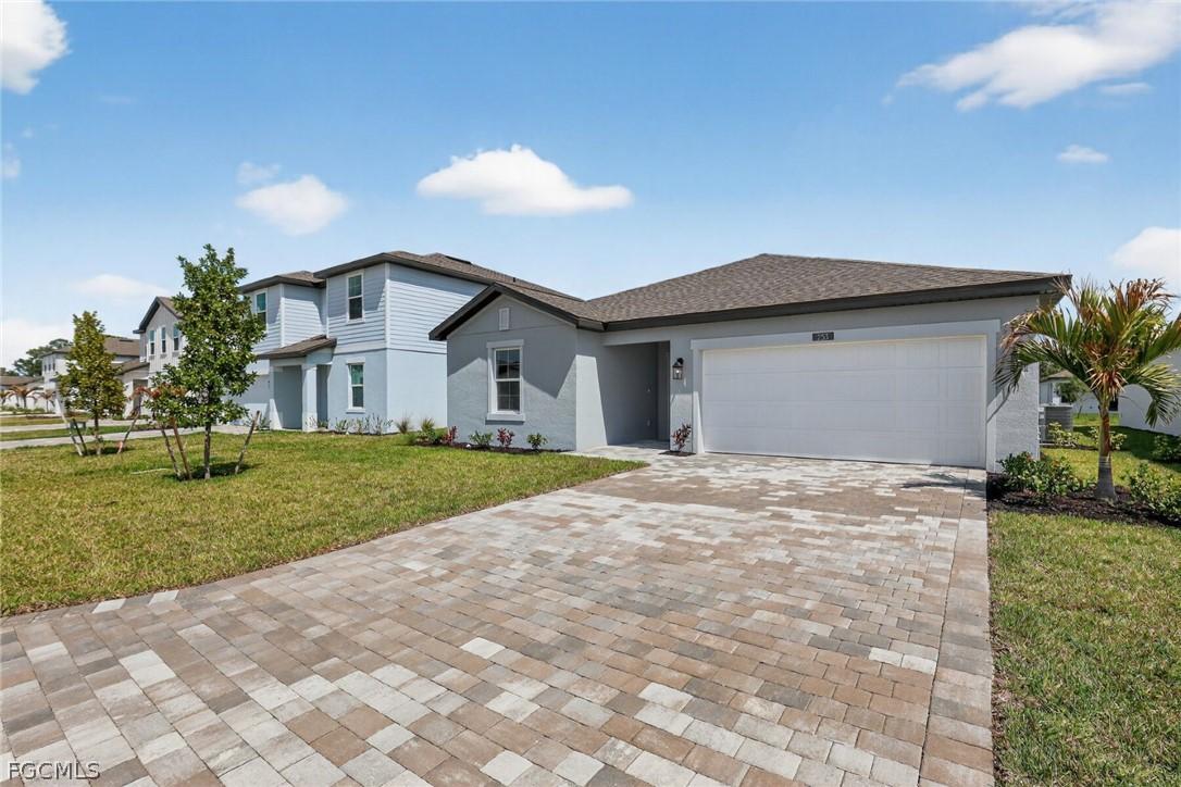 253 Moonlit Lake Tr., Lehigh Acres, FL 33936