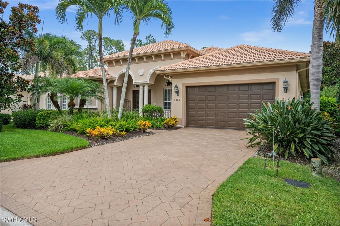 5802 Hammock Isles Dr., Naples, FL 34119