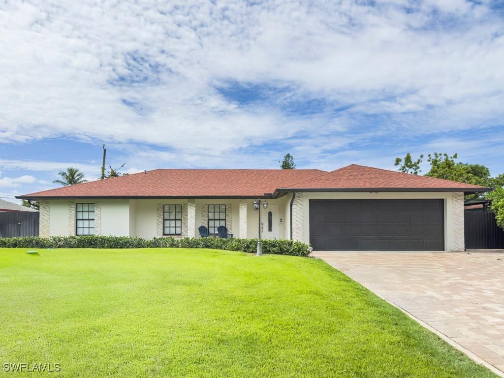 4924 20th Pl., Naples, FL 34116