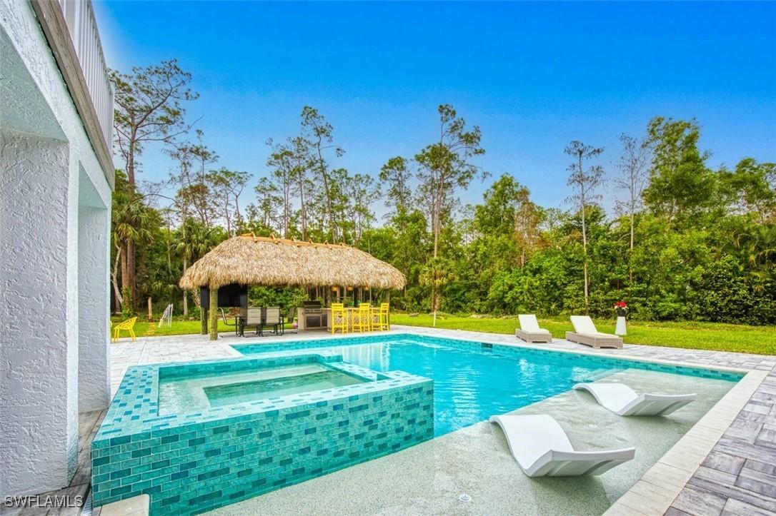 675 Logan Blvd., Naples, FL 34119