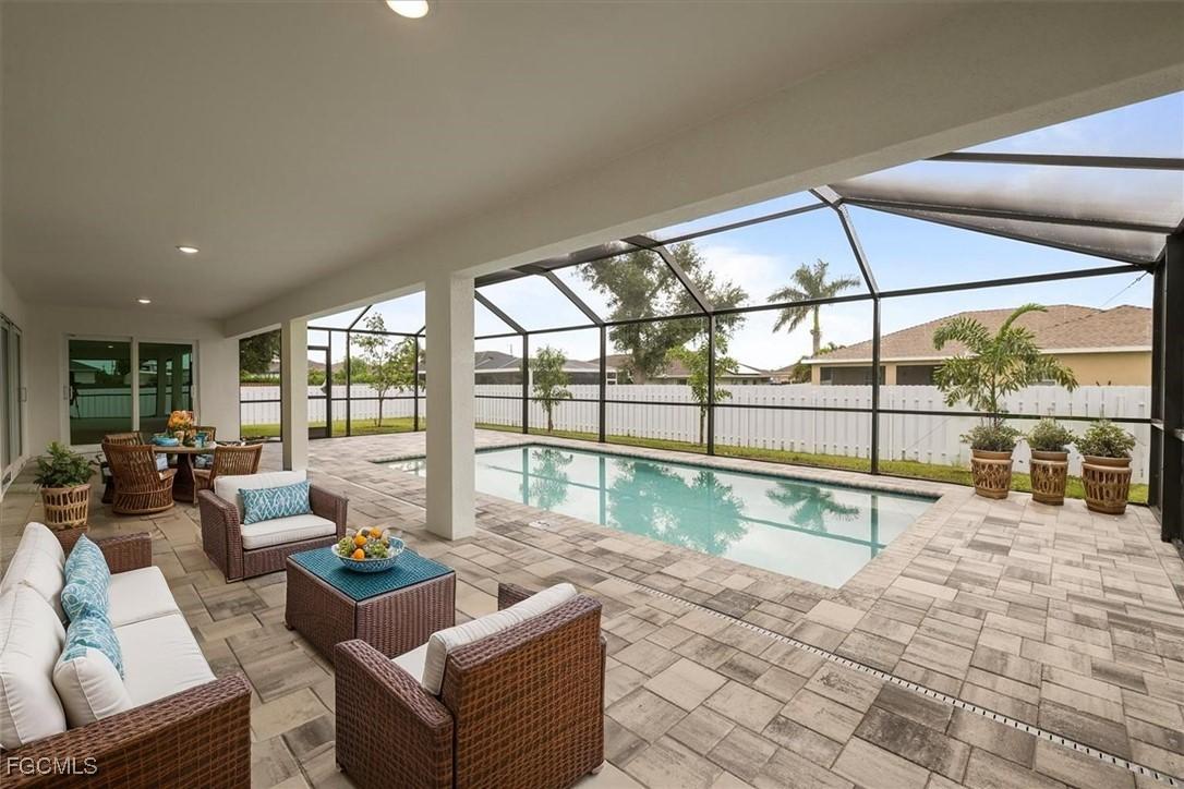 634 NW 15th Ter., Cape Coral, FL 33993