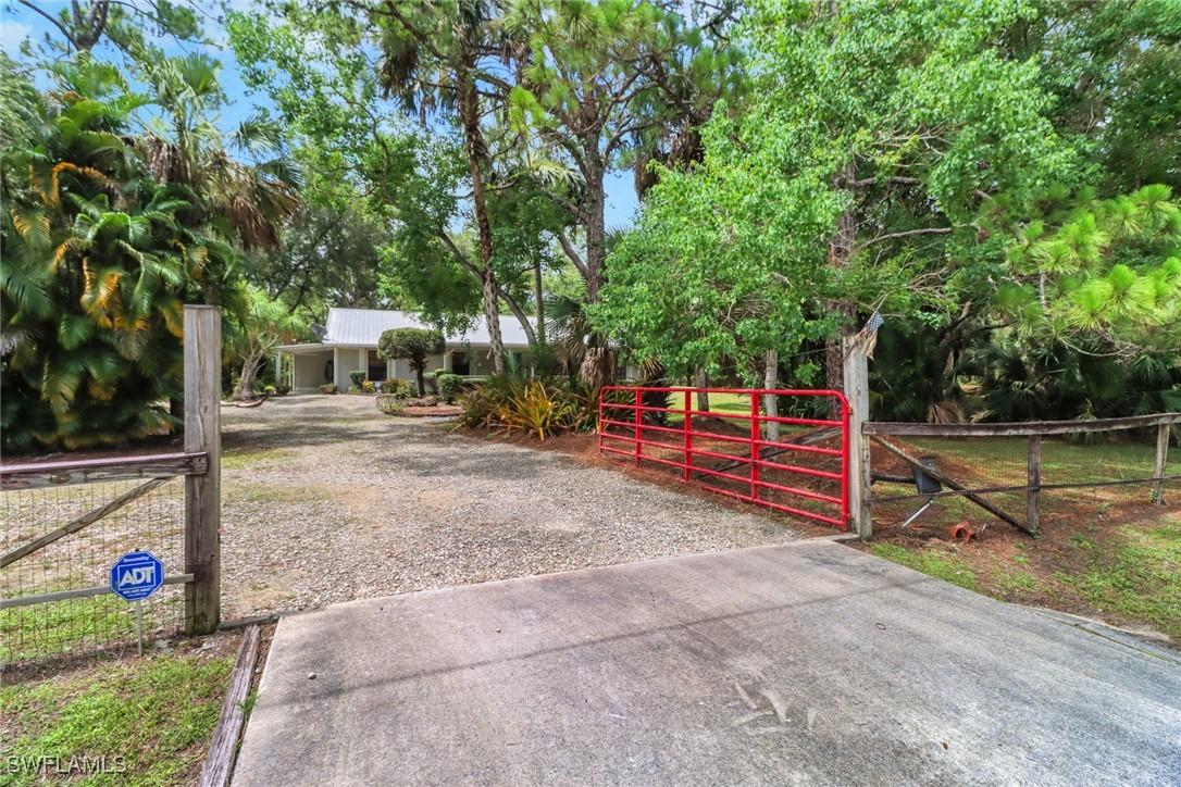 3110 10th Ave., Naples, FL 34117