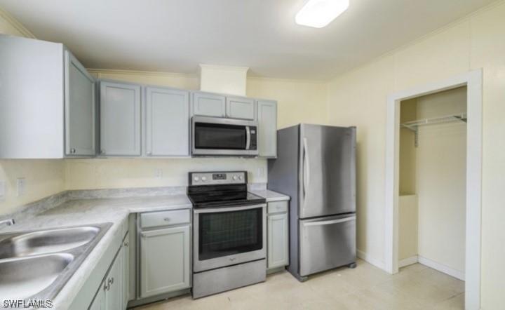 16010 Siesta Dr., Fort Myers, FL 33908