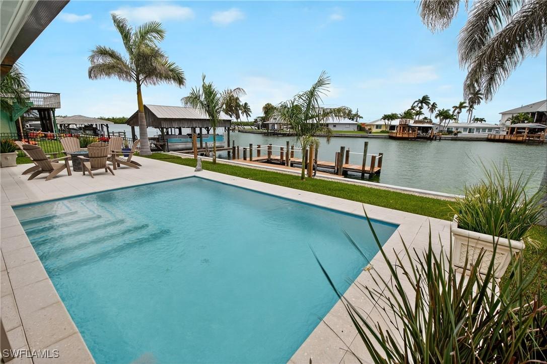 190 Tahiti Cir., Naples, FL 34113