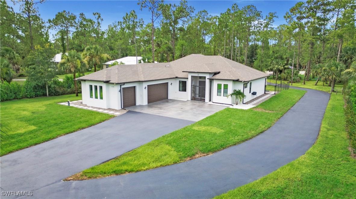 1030 22nd Ave., Naples, FL 34120