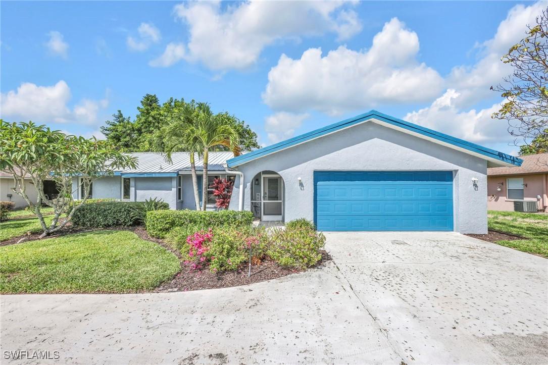 226 Pinehurst Cir., Naples, FL 34113