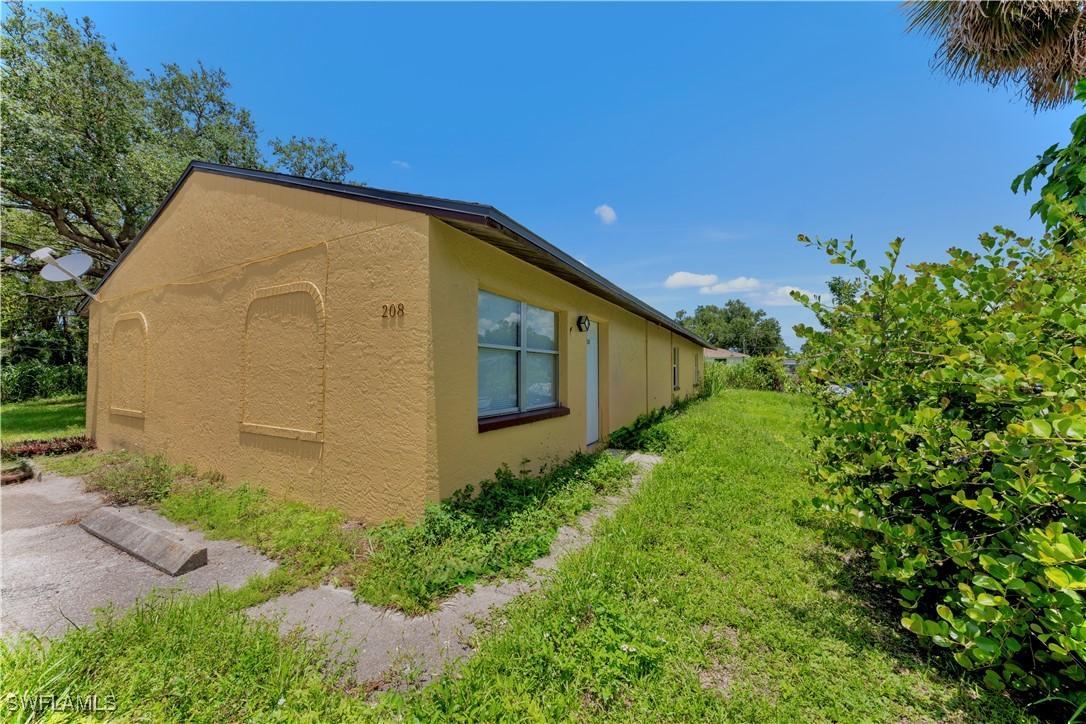 210 Charlotte Ave., Fort Myers, FL 33916