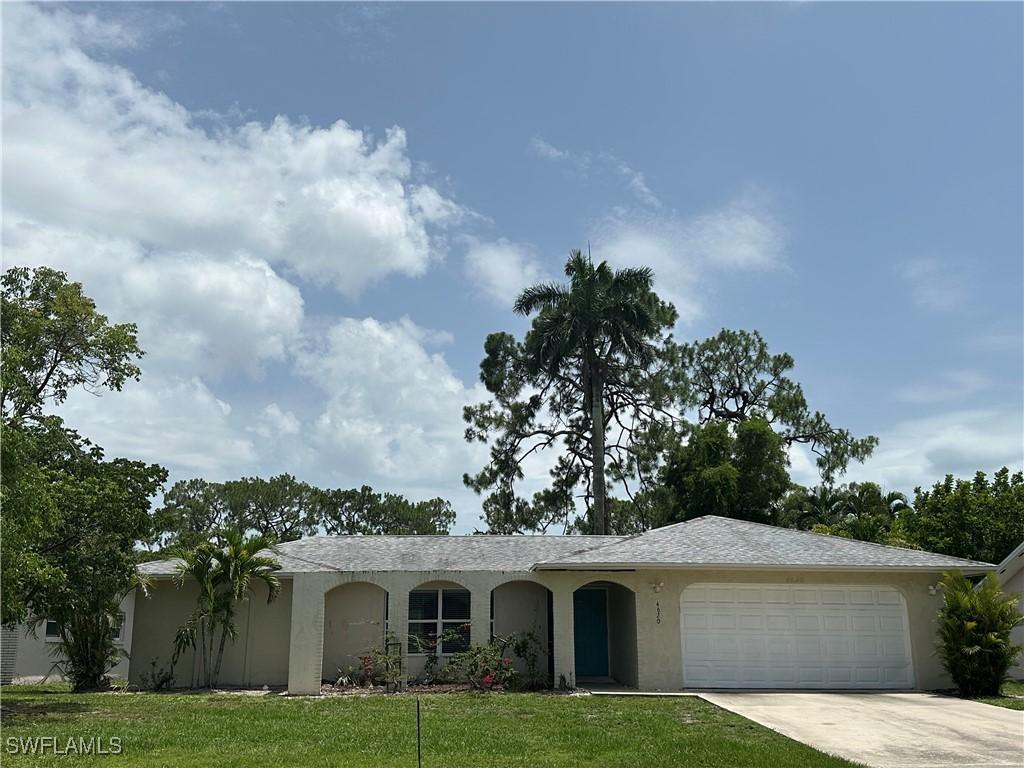 4620 Parrot Ave., Naples, FL 34104
