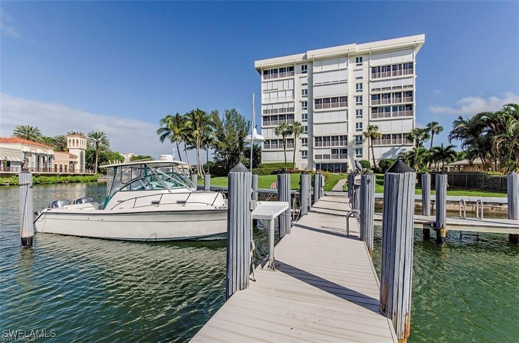 250 Park Shore Dr. #403, Naples, FL 34103