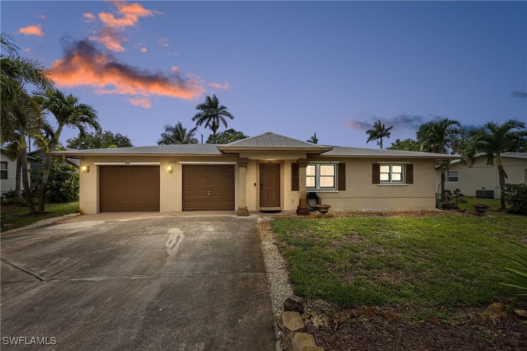 1120 Ridge St., Naples, FL 34103