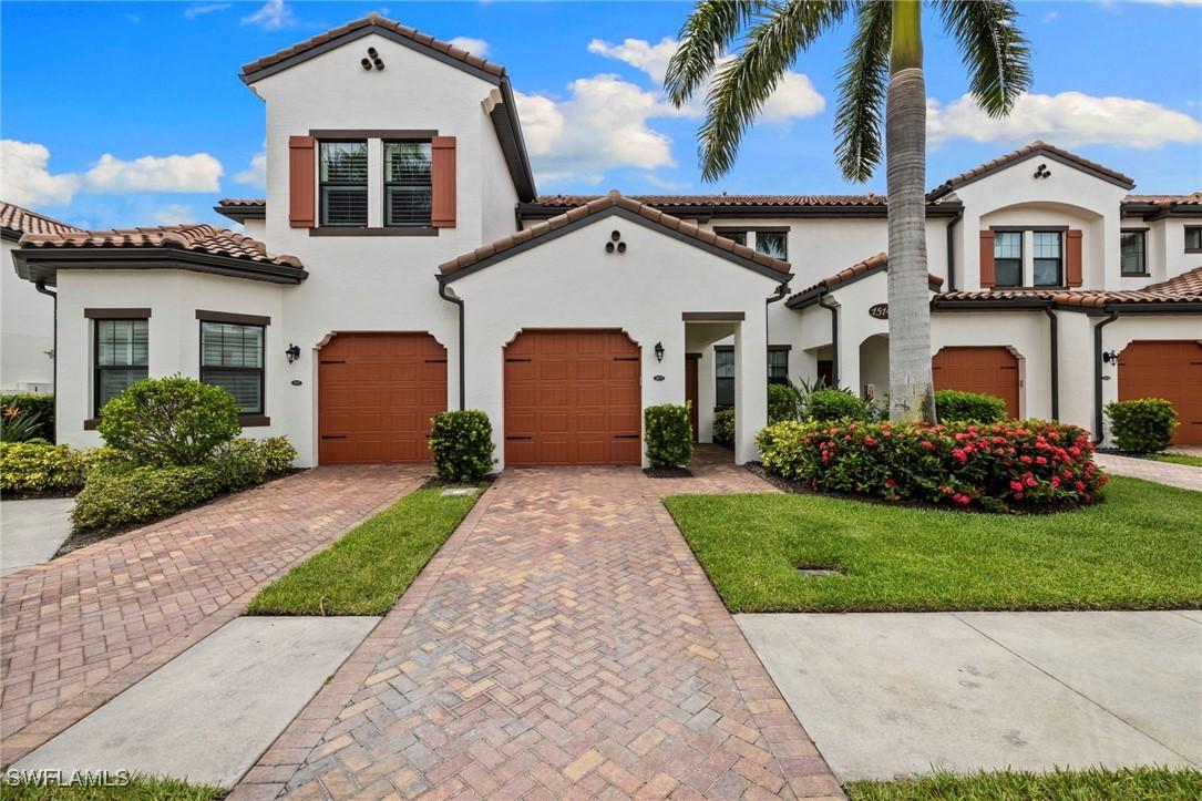 15140 Palmer Lake Cir. #201, Naples, FL 34109
