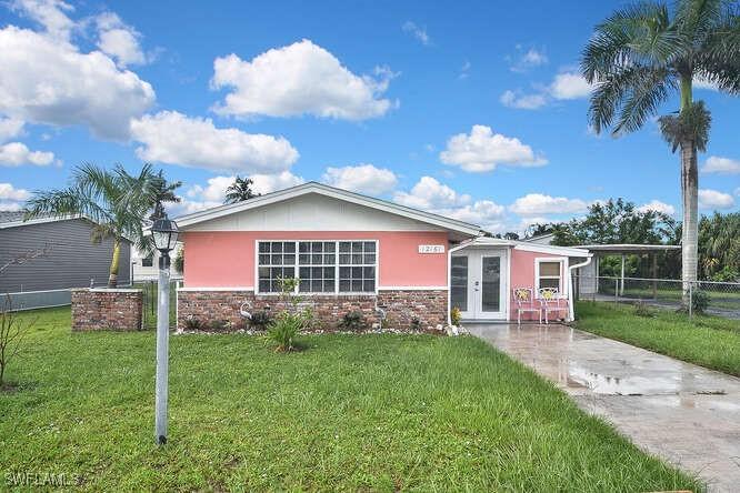 12161 Palm Dr., Fort Myers, FL 33908