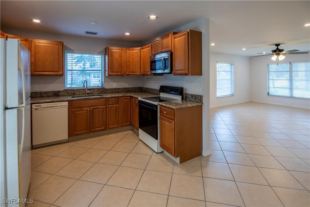 180 Cypress Way #B212, Naples, FL 34110