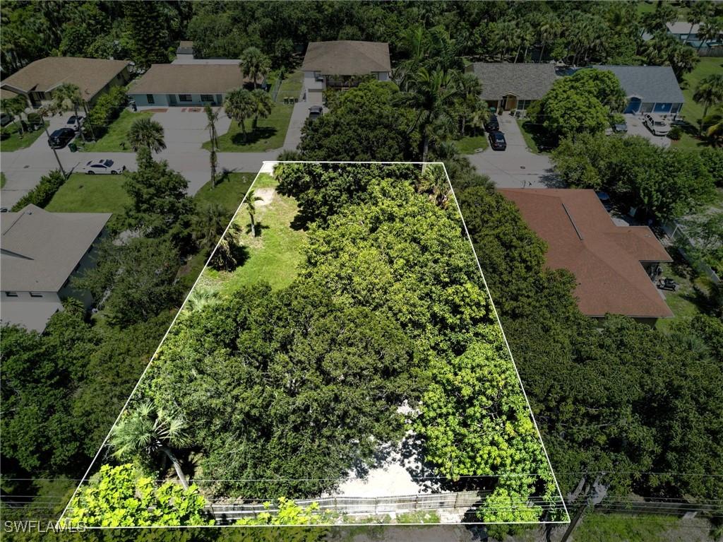2960 Gordon St., Naples, FL 34112